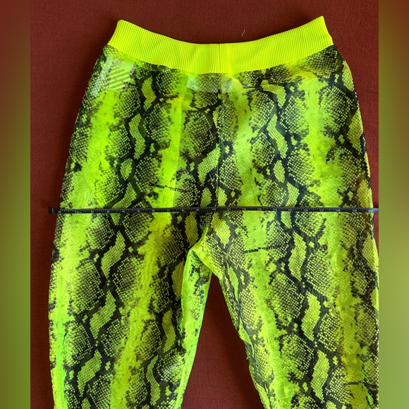 Off-White c/o Virgil Abloh Runway Ready to wear Neon Snakeprint Mesh Joggers - Picture 12 of 16